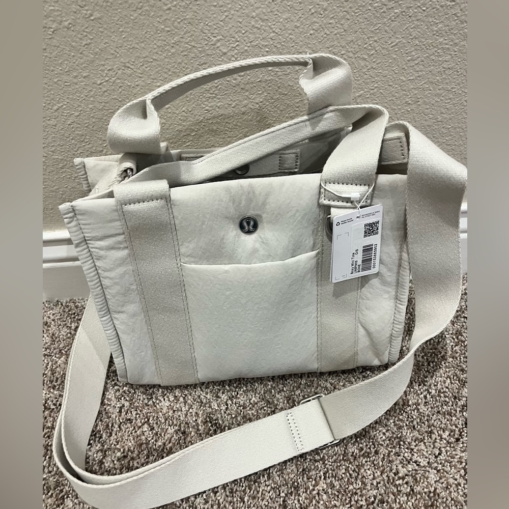 Lululemon Boxy Mini Tote 4.5L Bone NWT